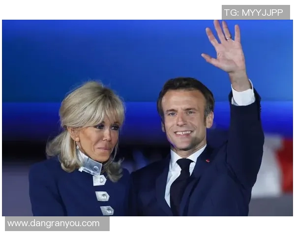 巴黎背后的故事：从少年到巨星之路